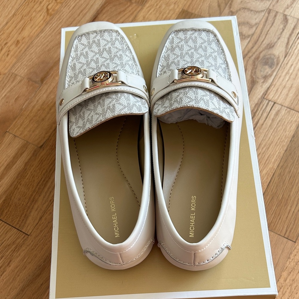Michael Kors Mandy Vanilla loafer Women's size 9 - Picture 3 of 7